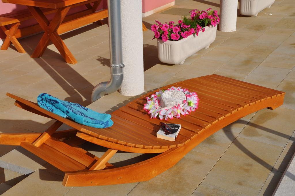 Apartmani Galeb Biograd Na Moru Exterior photo